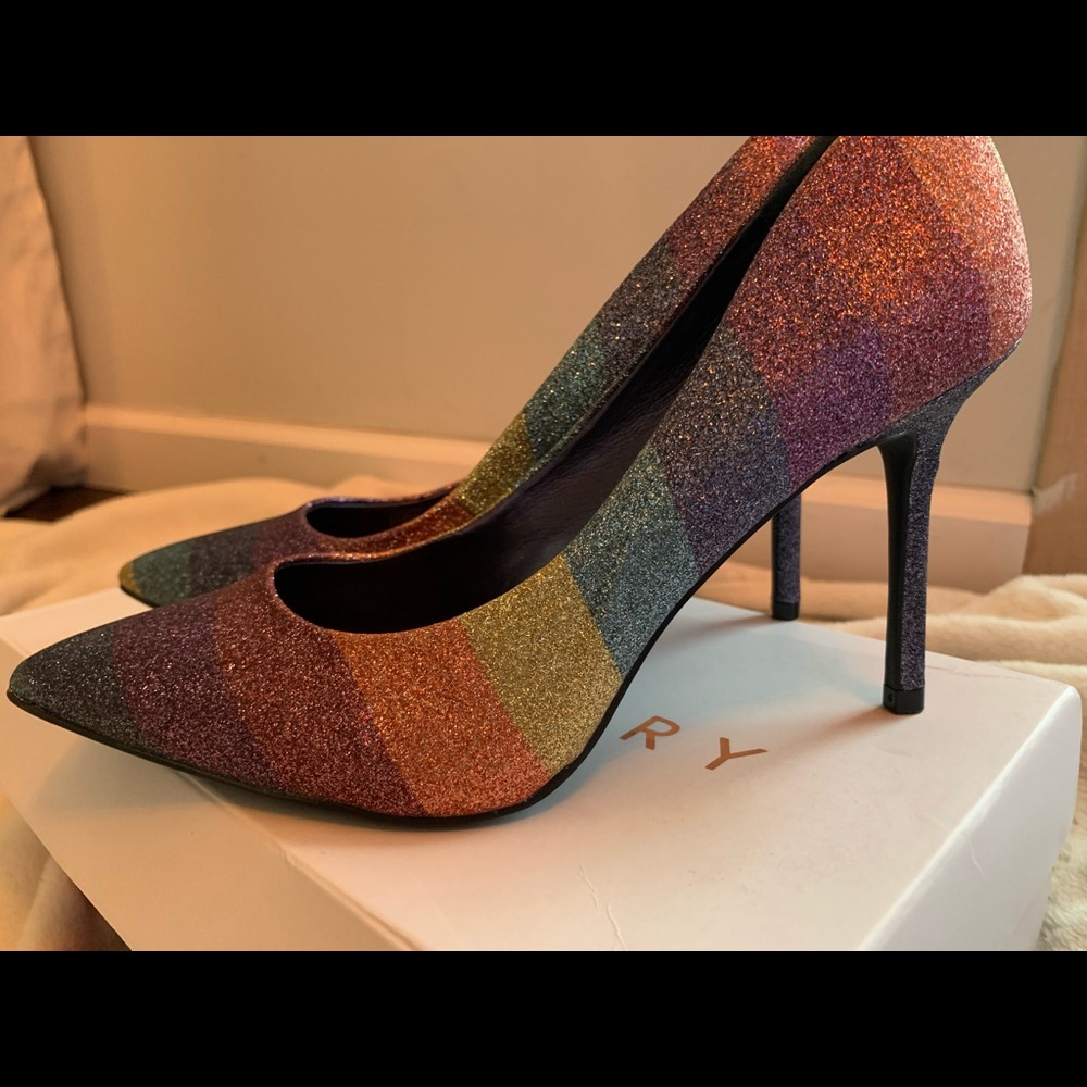Katy Perry Rainbow pumps